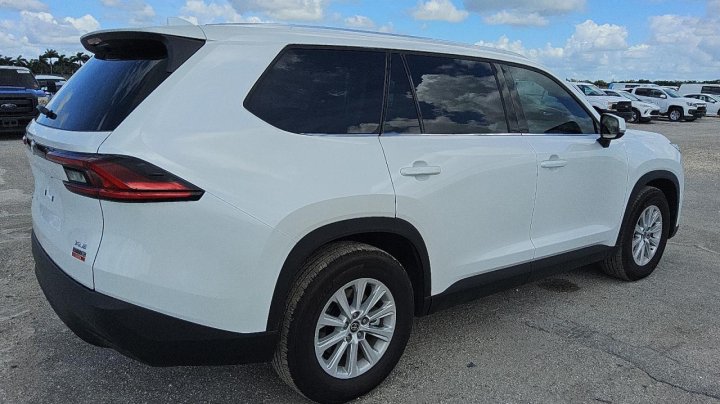 Toyota GRAND HIGHLANDER XLE 2025