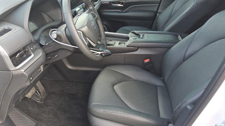 Toyota GRAND HIGHLANDER XLE 2025