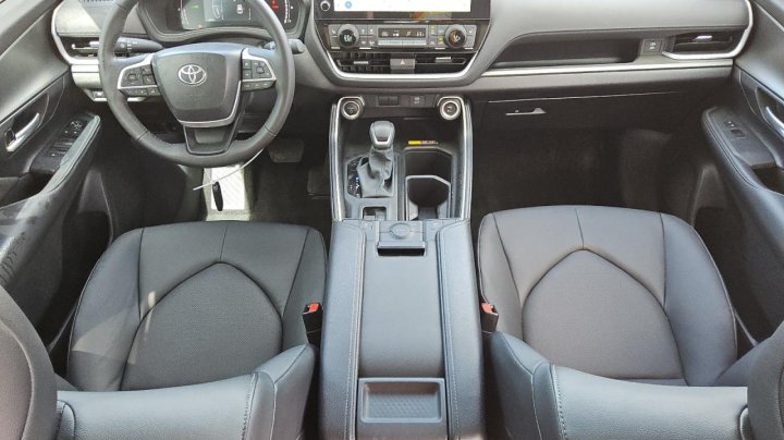 Toyota GRAND HIGHLANDER XLE 2025