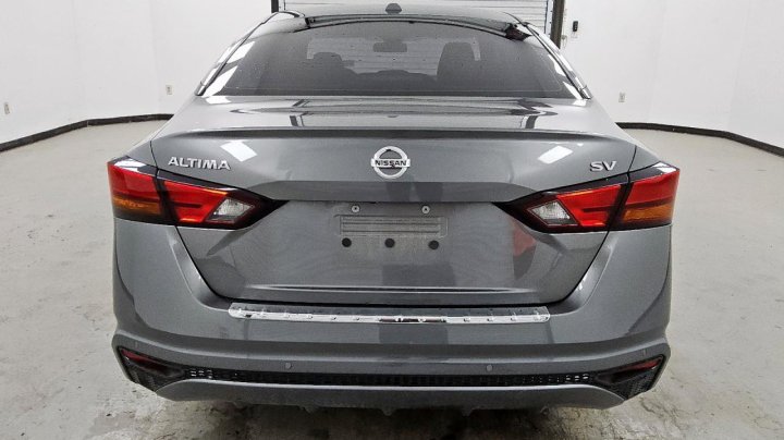 Nissan Altima SV 2022