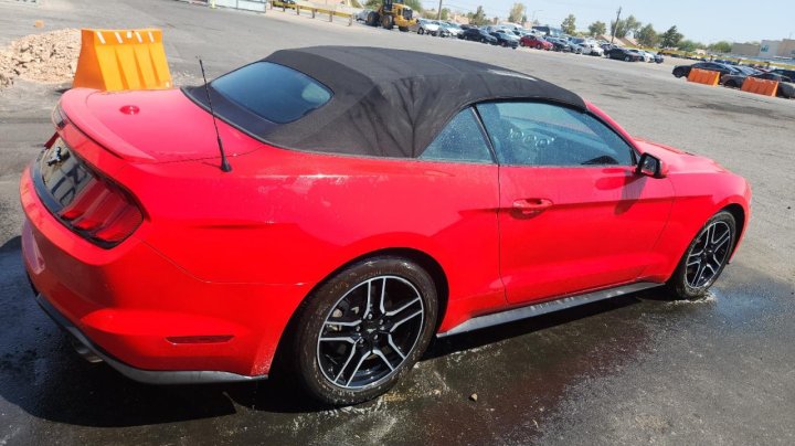 Ford MUSTANG  2023