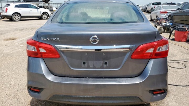 Nissan Sentra S 2016