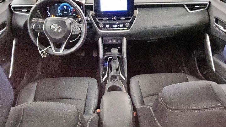Toyota COROLLA CROSS XLE 2024