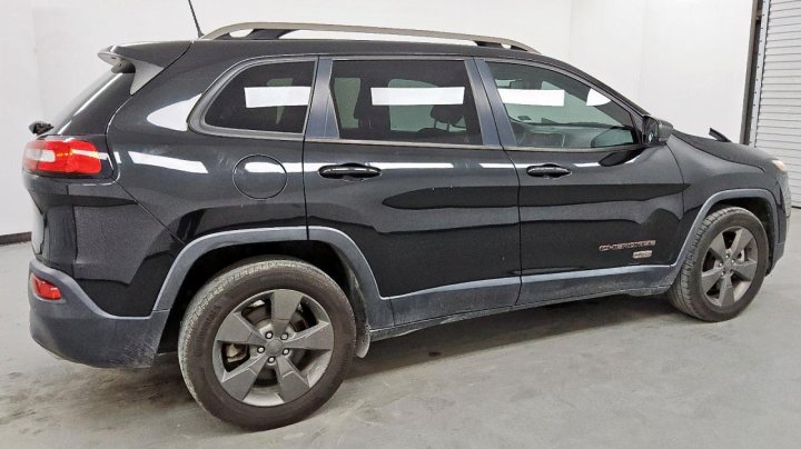 JEEP Cherokee LATITUDE 2016