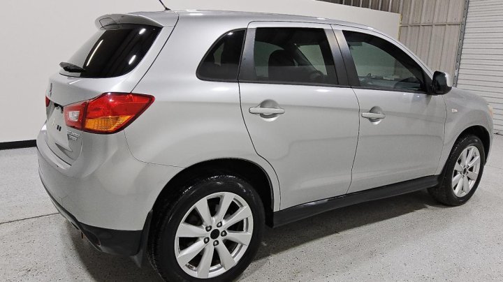 Mitsubishi OUTLANDER SPORT ES 2015