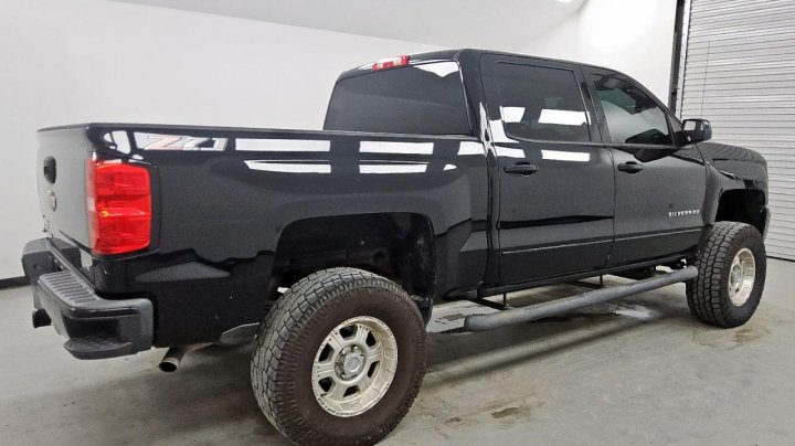 Chevrolet Silverado K1500 LT 2018