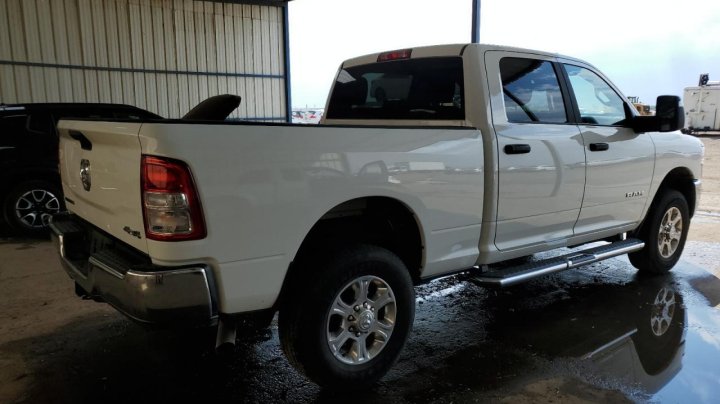 RAM 2500 BIG HORN 2024