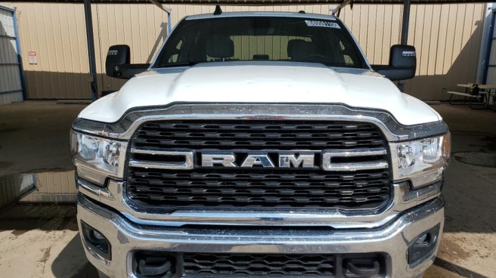 RAM 2500 BIG HORN 2024