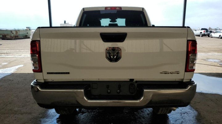 RAM 2500 BIG HORN 2024