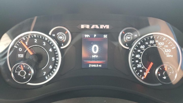 RAM 2500 BIG HORN 2024