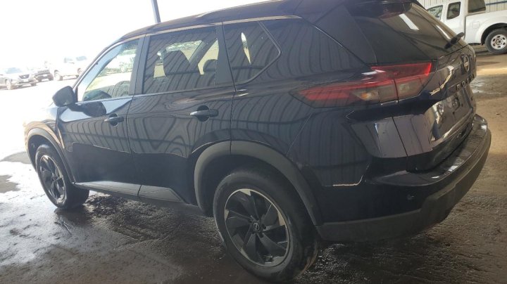 Nissan ROGUE SV 2025