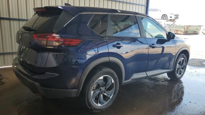 Nissan ROGUE SV 2025