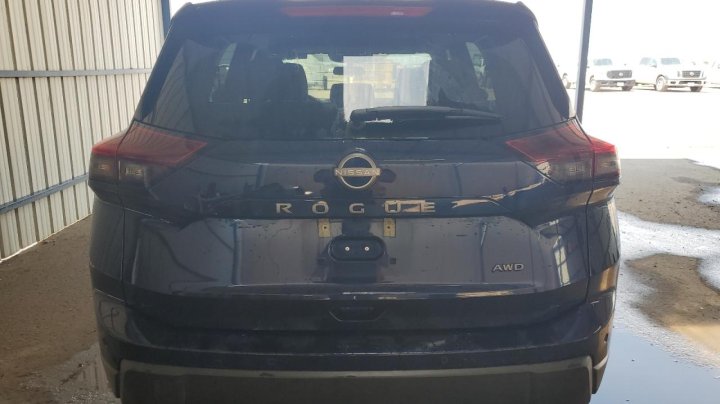 Nissan ROGUE SV 2025