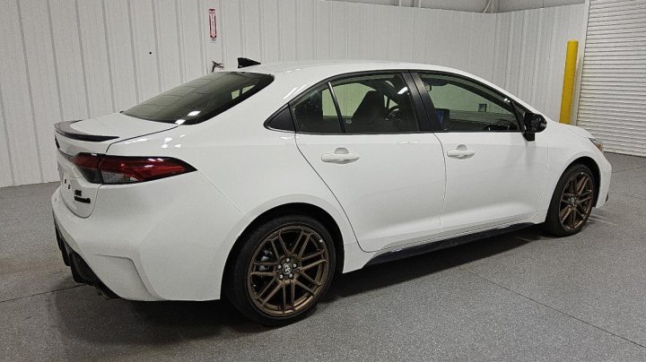 Toyota Corolla LE 2024