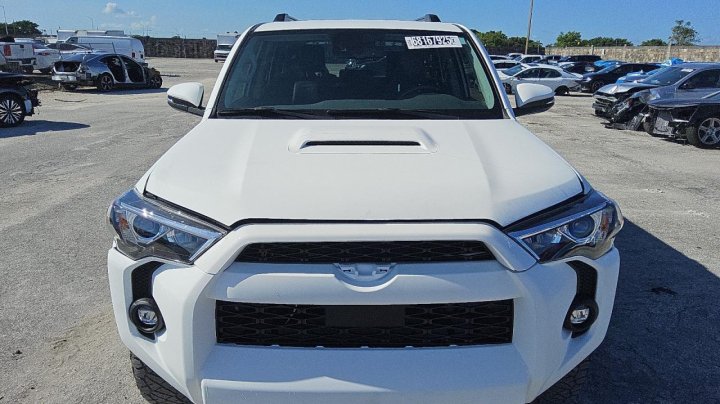 Toyota 4runner SR5 PREMIUM 2024