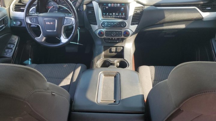 GMC YUKON SLE 2018