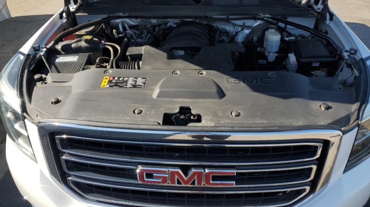 GMC YUKON SLE 2018