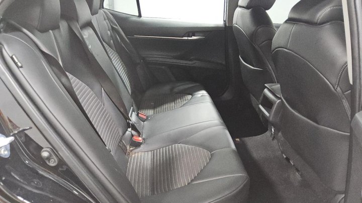 Toyota Camry SE 2022