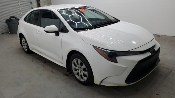 Toyota Corolla LE 2025