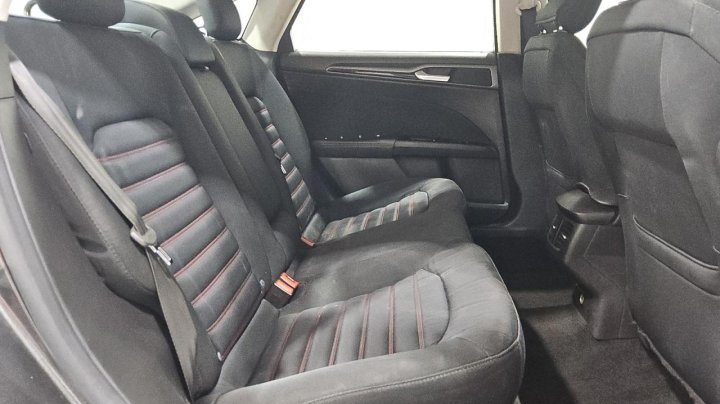 Ford FUSION SE 2016