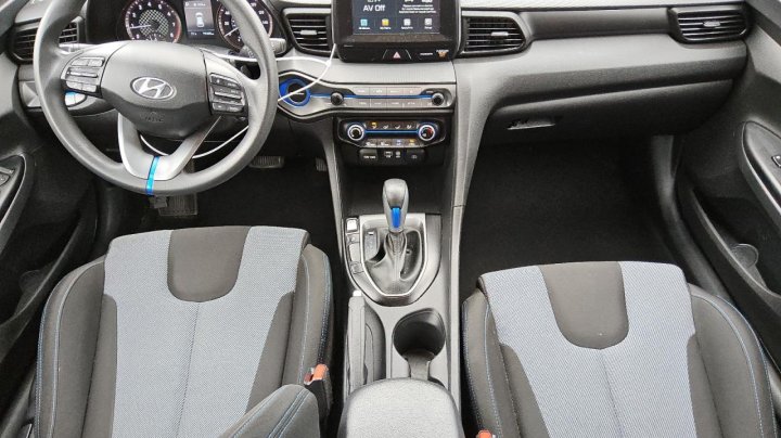 Hyundai VELOSTER BASE 2019