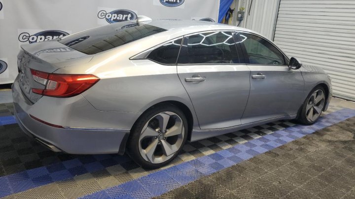 Honda Accord TOURING 2019