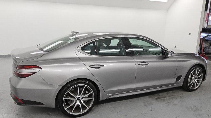 Genesis G70 BASE 2025