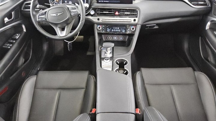 Genesis G70 BASE 2025