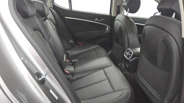Genesis G70 BASE 2025