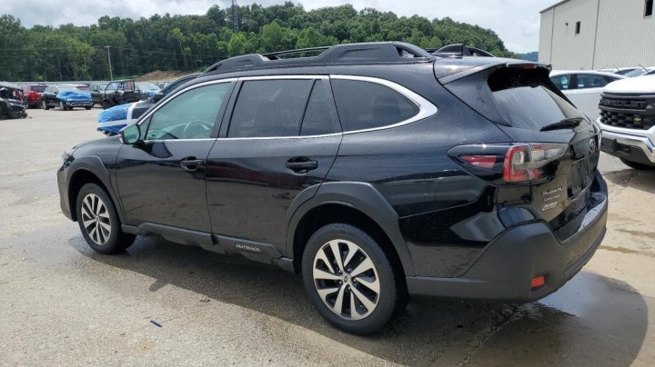 Subaru Outback PREMIUM 2023
