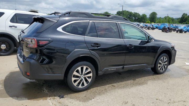 Subaru Outback PREMIUM 2023