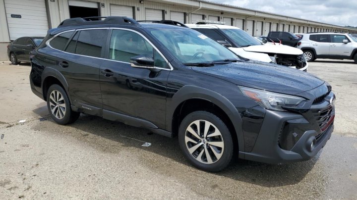 Subaru Outback PREMIUM 2023