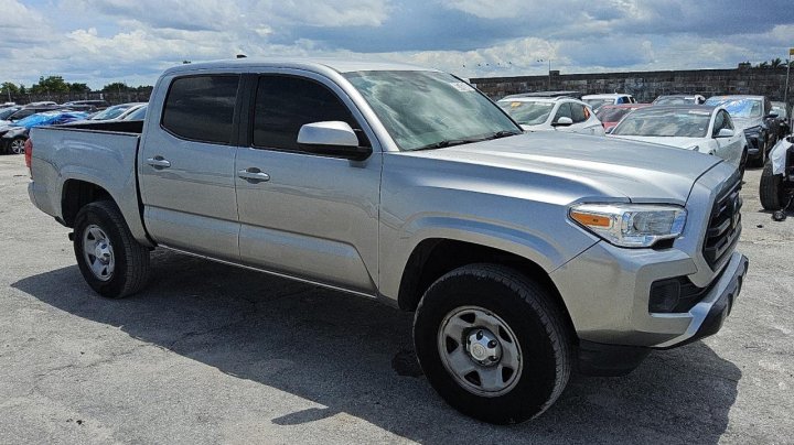 Toyota TACOMA DOUBLE CAB 2018