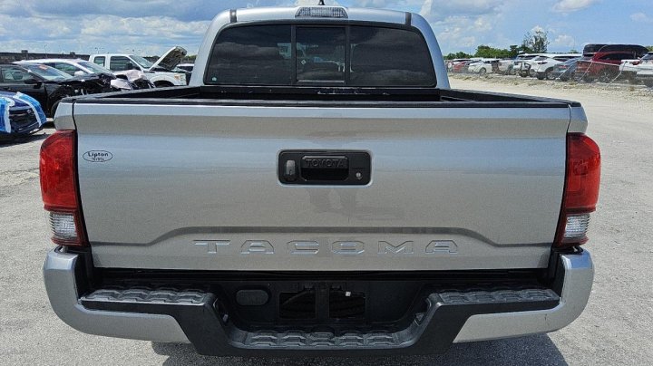 Toyota TACOMA DOUBLE CAB 2018