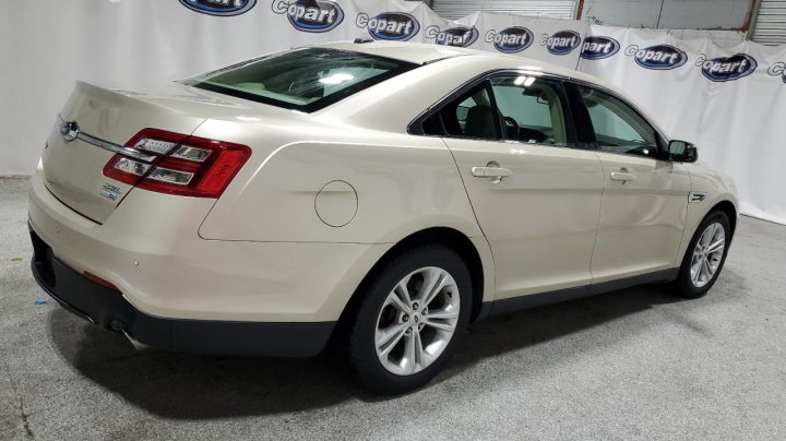 Ford TAURUS SEL 2017