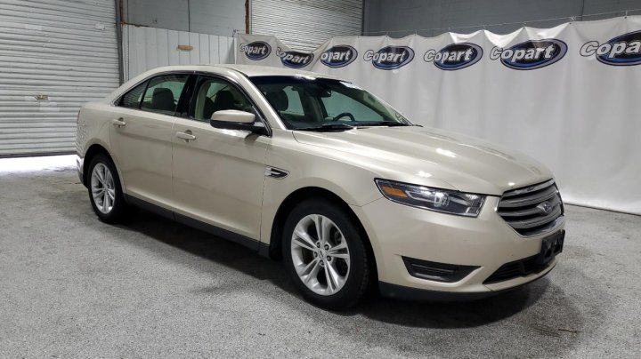 Ford TAURUS SEL 2017