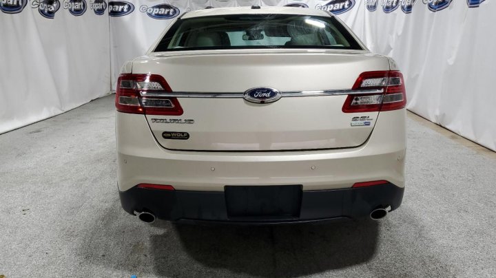 Ford TAURUS SEL 2017