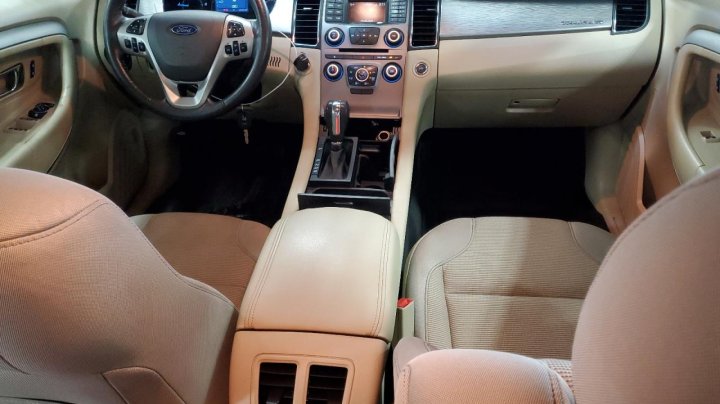 Ford TAURUS SEL 2017