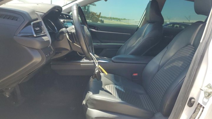Toyota Camry SE 2020