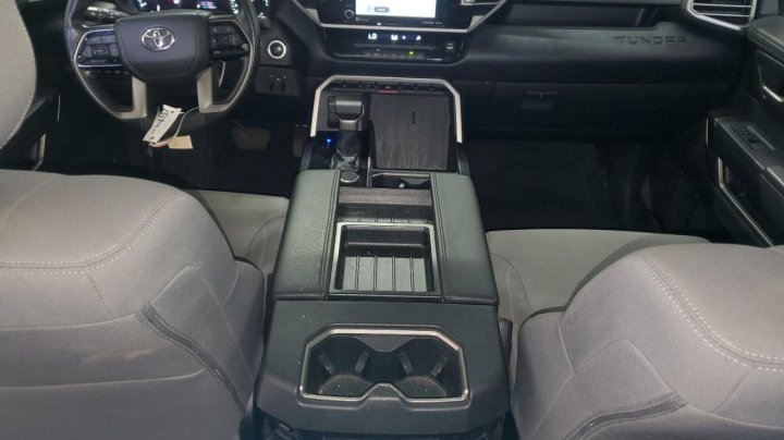 Toyota TUNDRA CREWMAX SR 2023