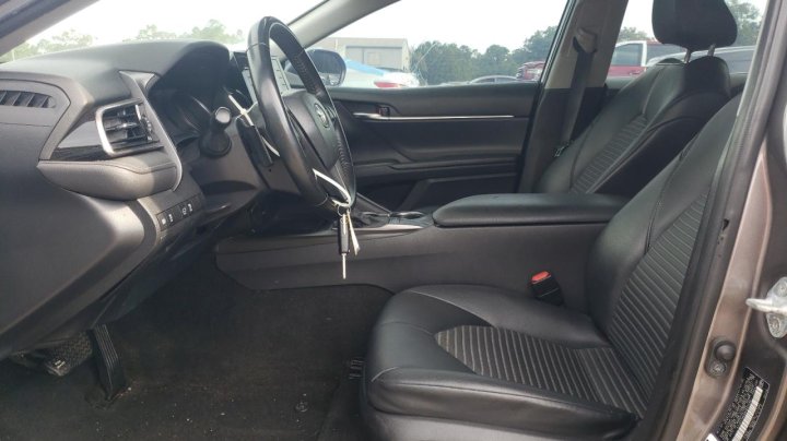 Toyota Camry SE 2022