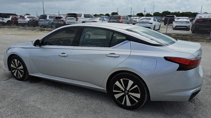 Nissan Altima  2019