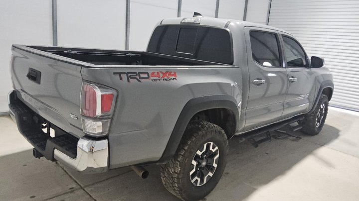 Toyota TACOMA  2021