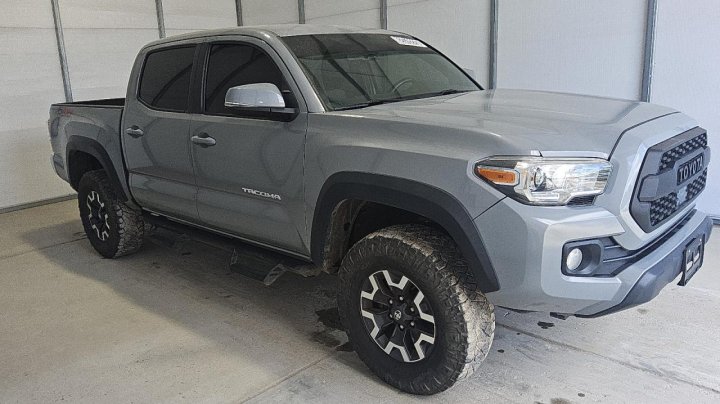 Toyota TACOMA  2021