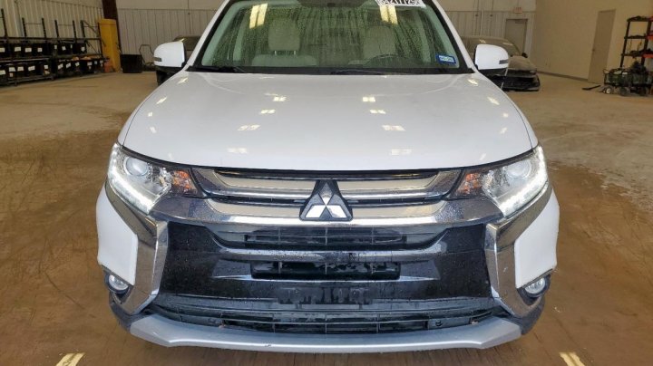 Mitsubishi Outlander  2017