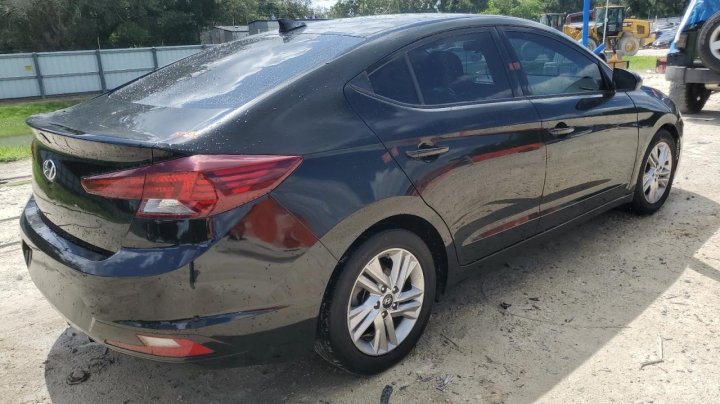 Hyundai Elantra SEL 2020