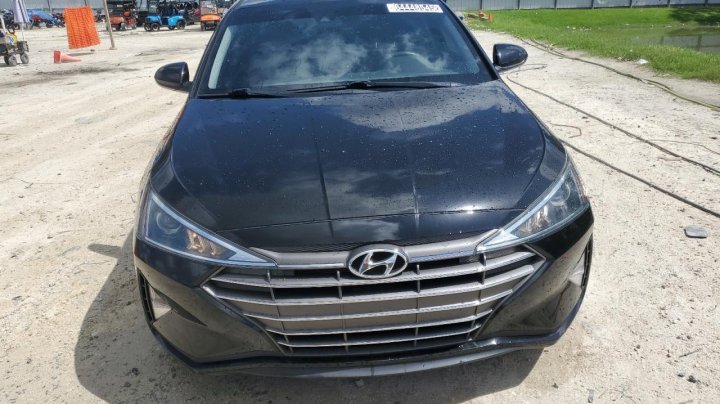 Hyundai Elantra SEL 2020