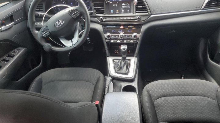 Hyundai Elantra SEL 2020