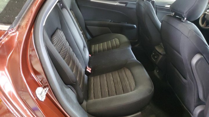 Ford FUSION SE 2016