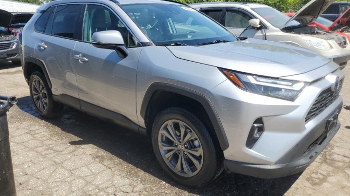 Toyota RAV4 XLE PREMIUM 2022